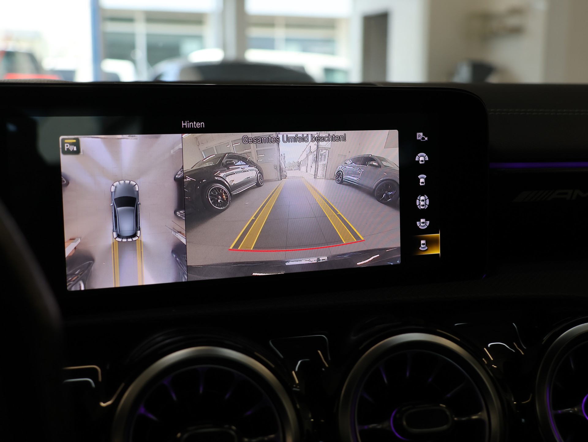 MERCEDES-BENZ A 35 AMG 4Matic Speedshift-image-22