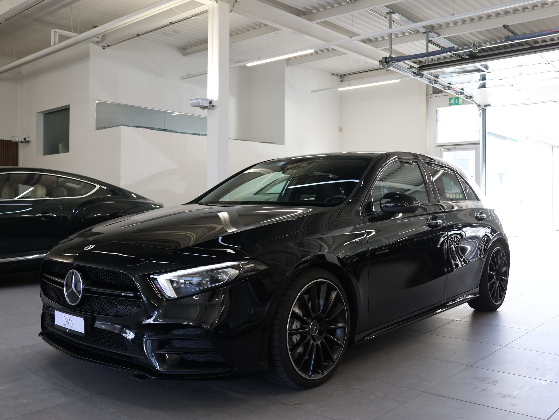 MERCEDES-BENZ A 35 AMG 4Matic Speedshift-showroom-element-3