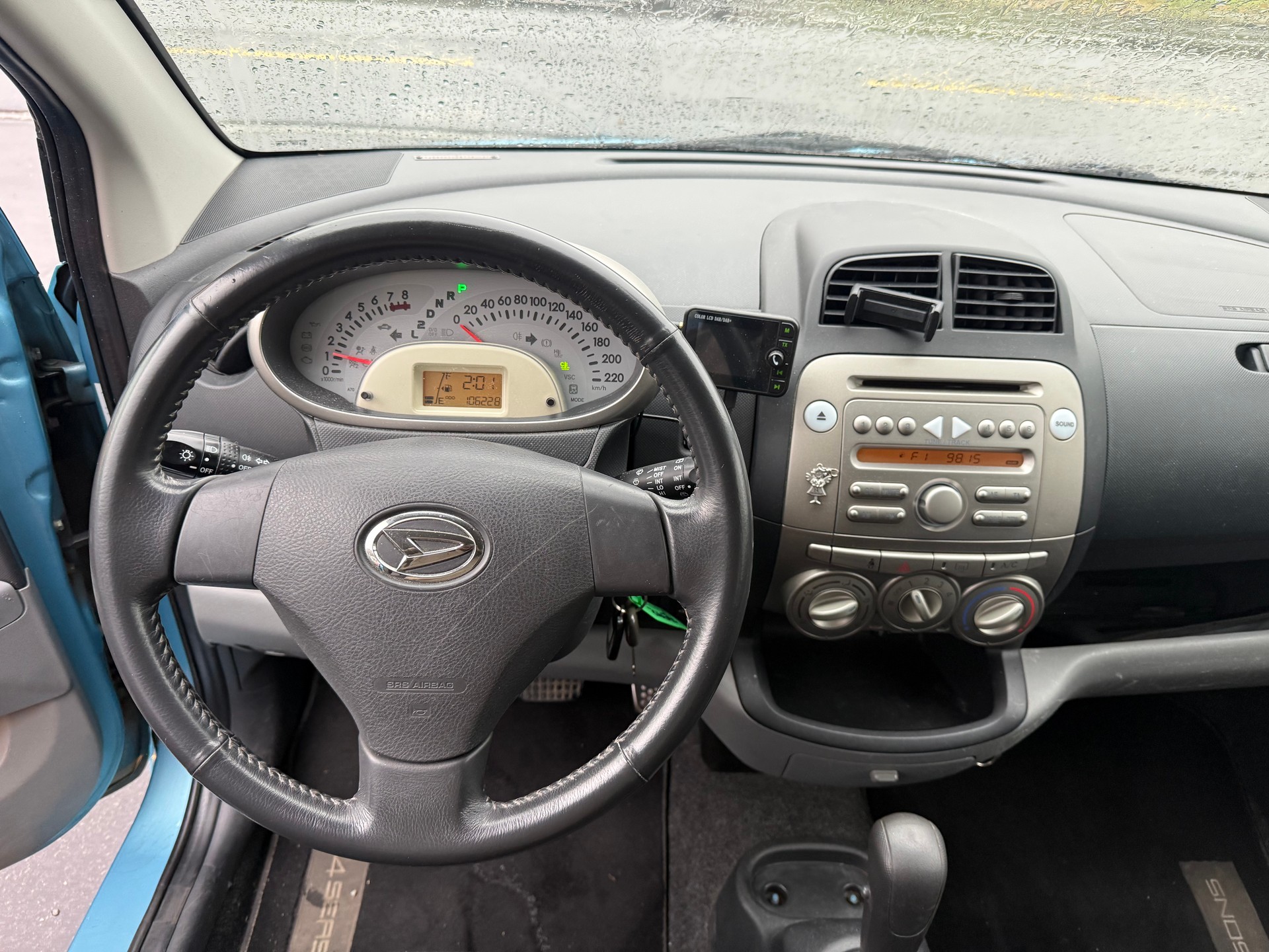 DAIHATSU Sirion 1.3 eco-4WD 4seasons Automatic-image-5