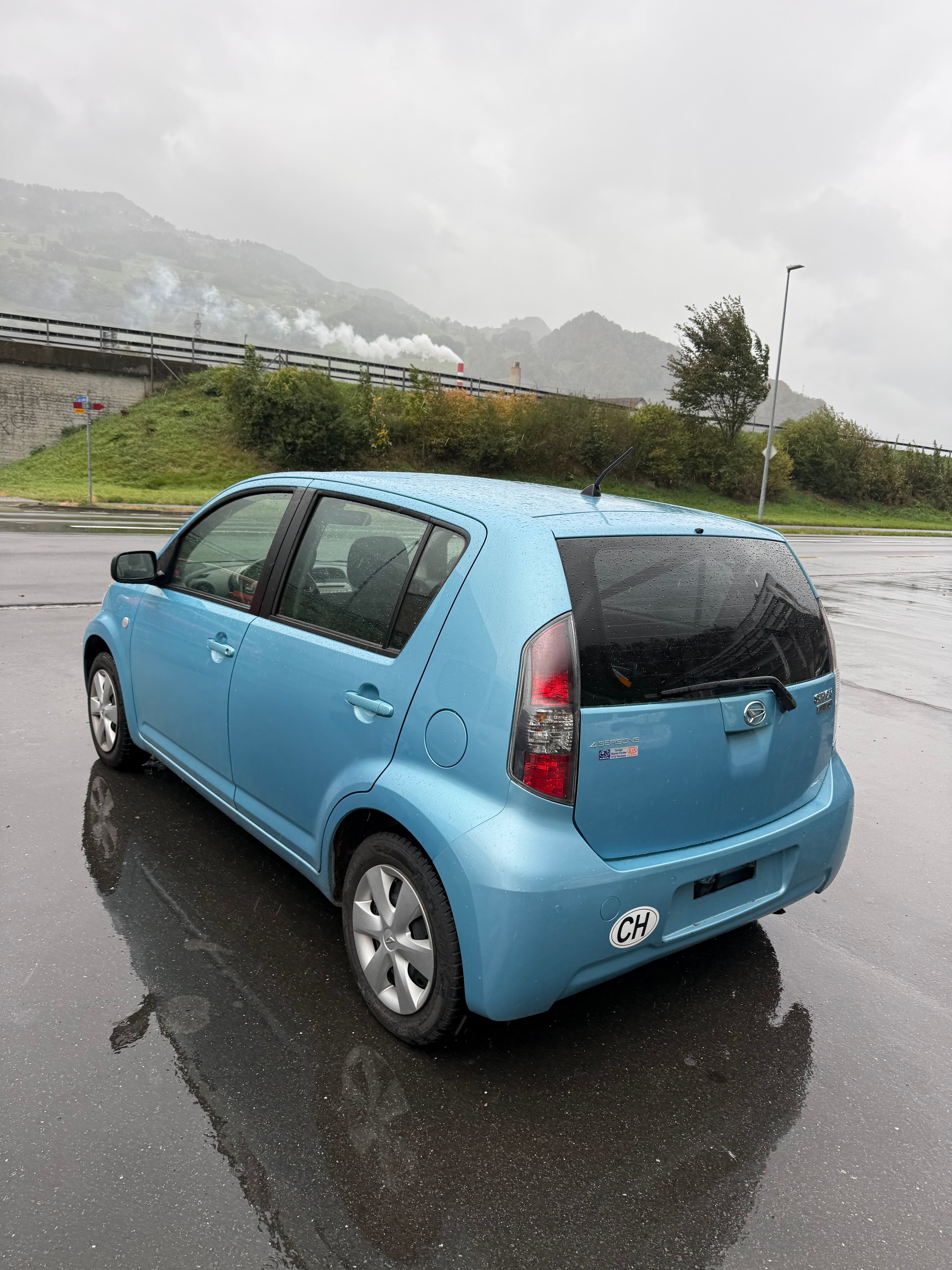 DAIHATSU Sirion 1.3 eco-4WD 4seasons Automatic-image-11