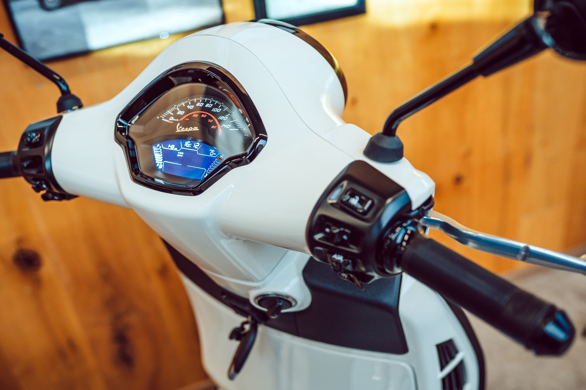 PIAGGIO Vespa GTS 125 Super Sport RST Euro 5+-image-14