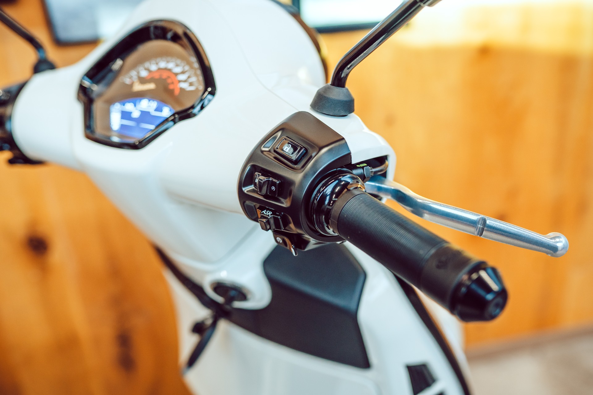 PIAGGIO Vespa GTS 125 Super Sport RST Euro 5+-image-11