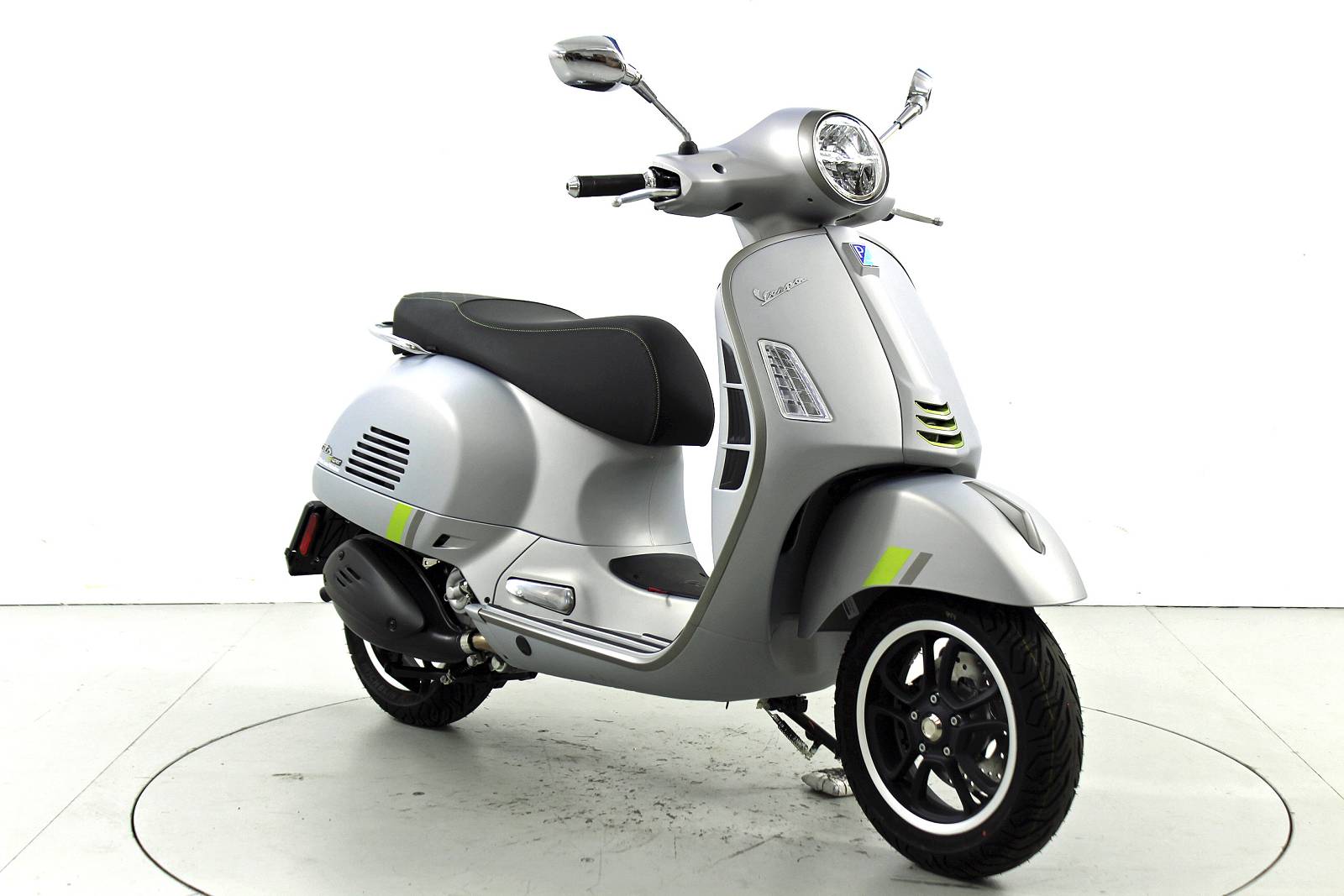 PIAGGIO Vespa GTS 300 Super Tech ABS-image-1