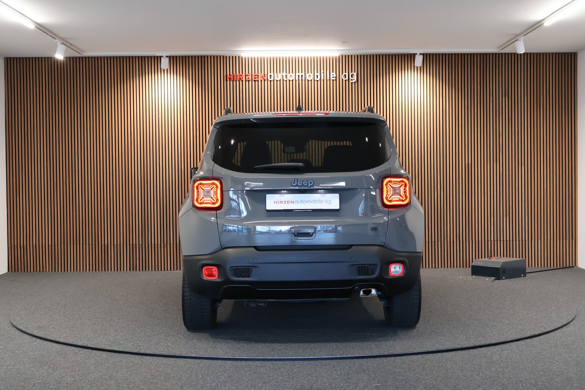 JEEP Renegade 1.3 T PHEV S AWD-showroom-element-3