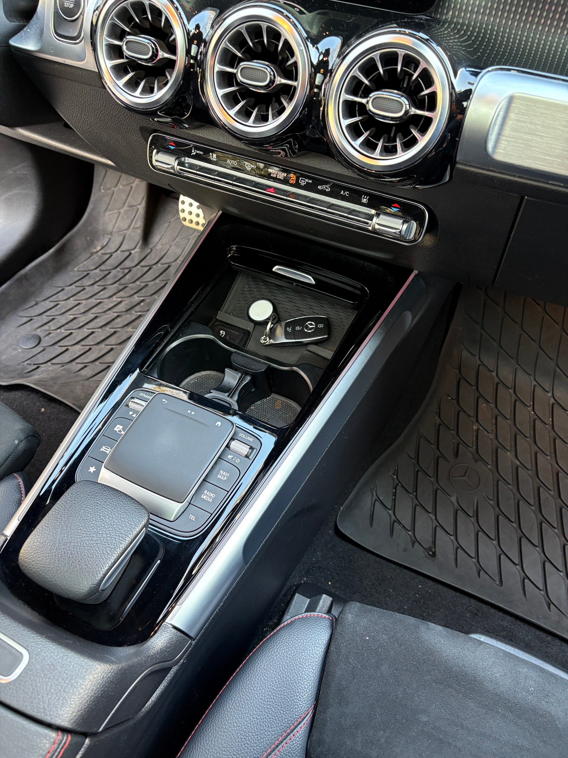 MERCEDES-BENZ EQB 300 AMG Line 4Matic-image-12