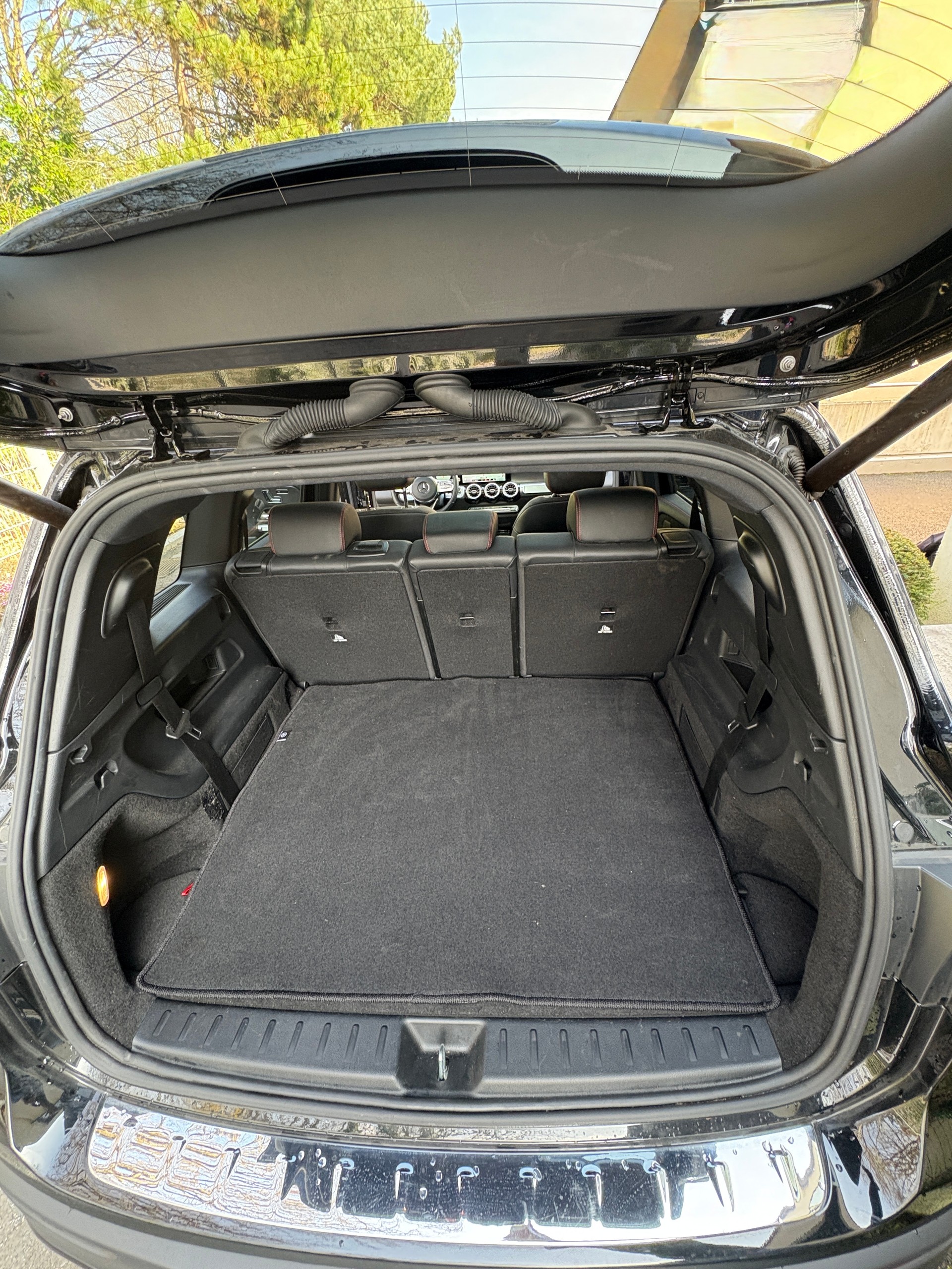 MERCEDES-BENZ EQB 300 AMG Line 4Matic-image-19
