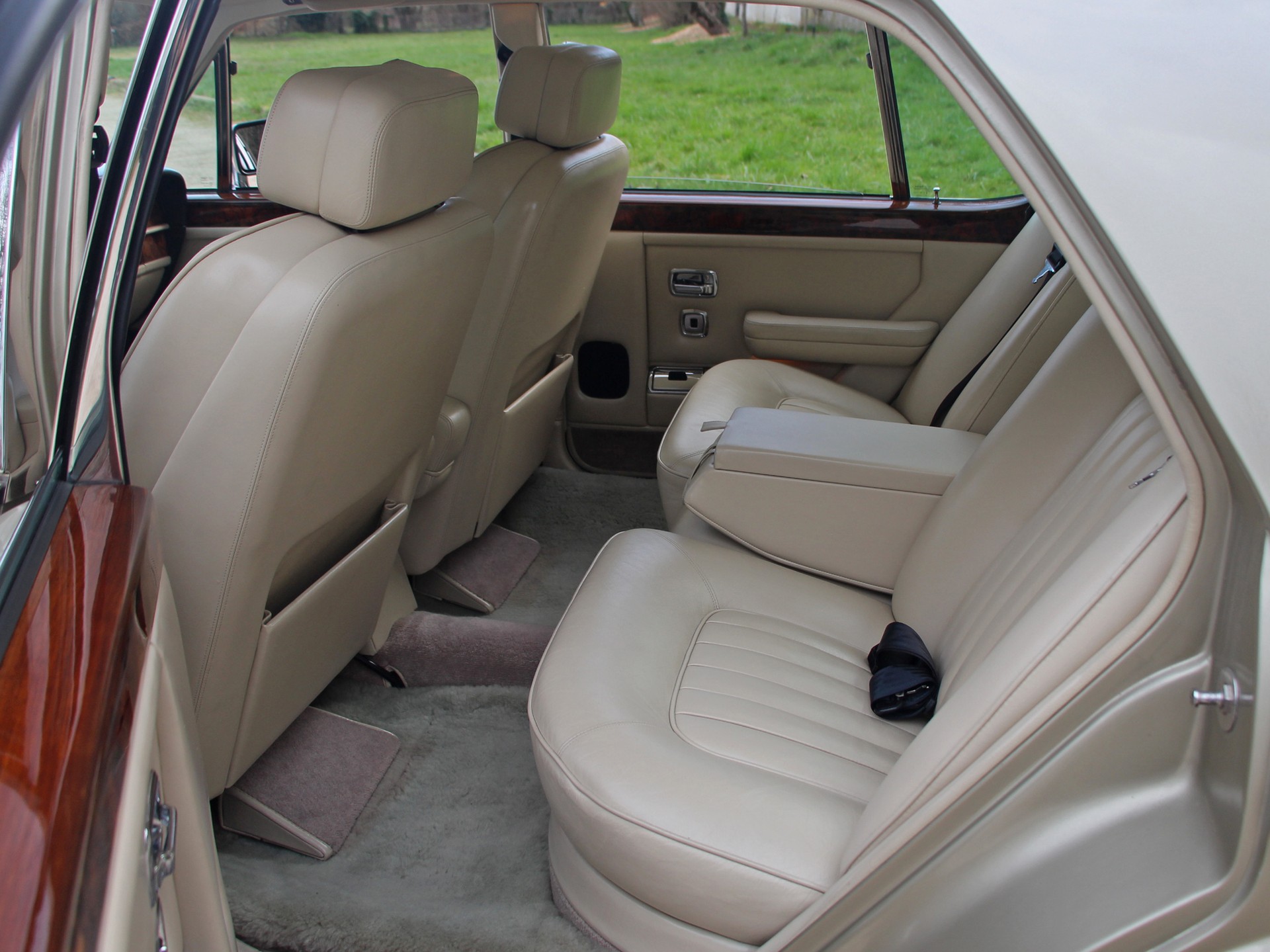 ROLLS-ROYCE Silver Spirit-image-8