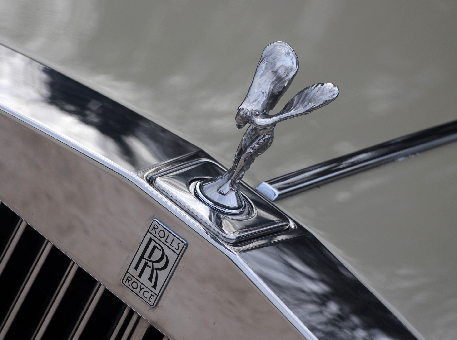 ROLLS-ROYCE Silver Spirit-image-28