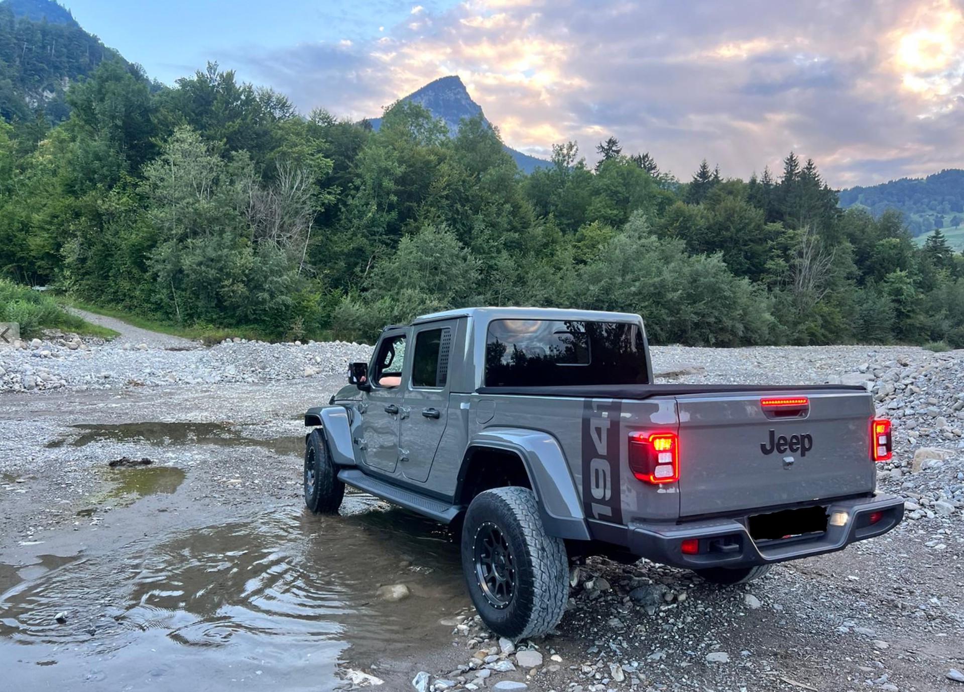 JEEP Gladiator 3.0 V6 Overland-image-6