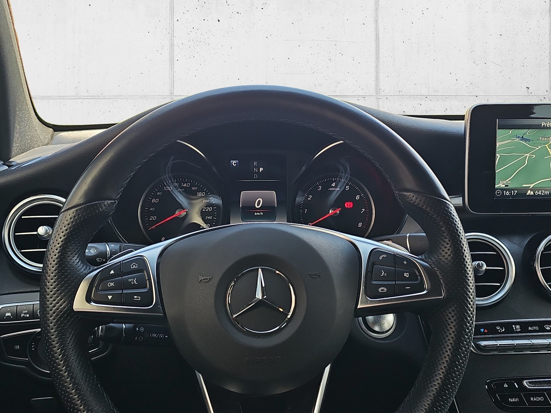 MERCEDES-BENZ GLC Coupé 250 AMG Line 4Matic 9G-Tronic-image-13