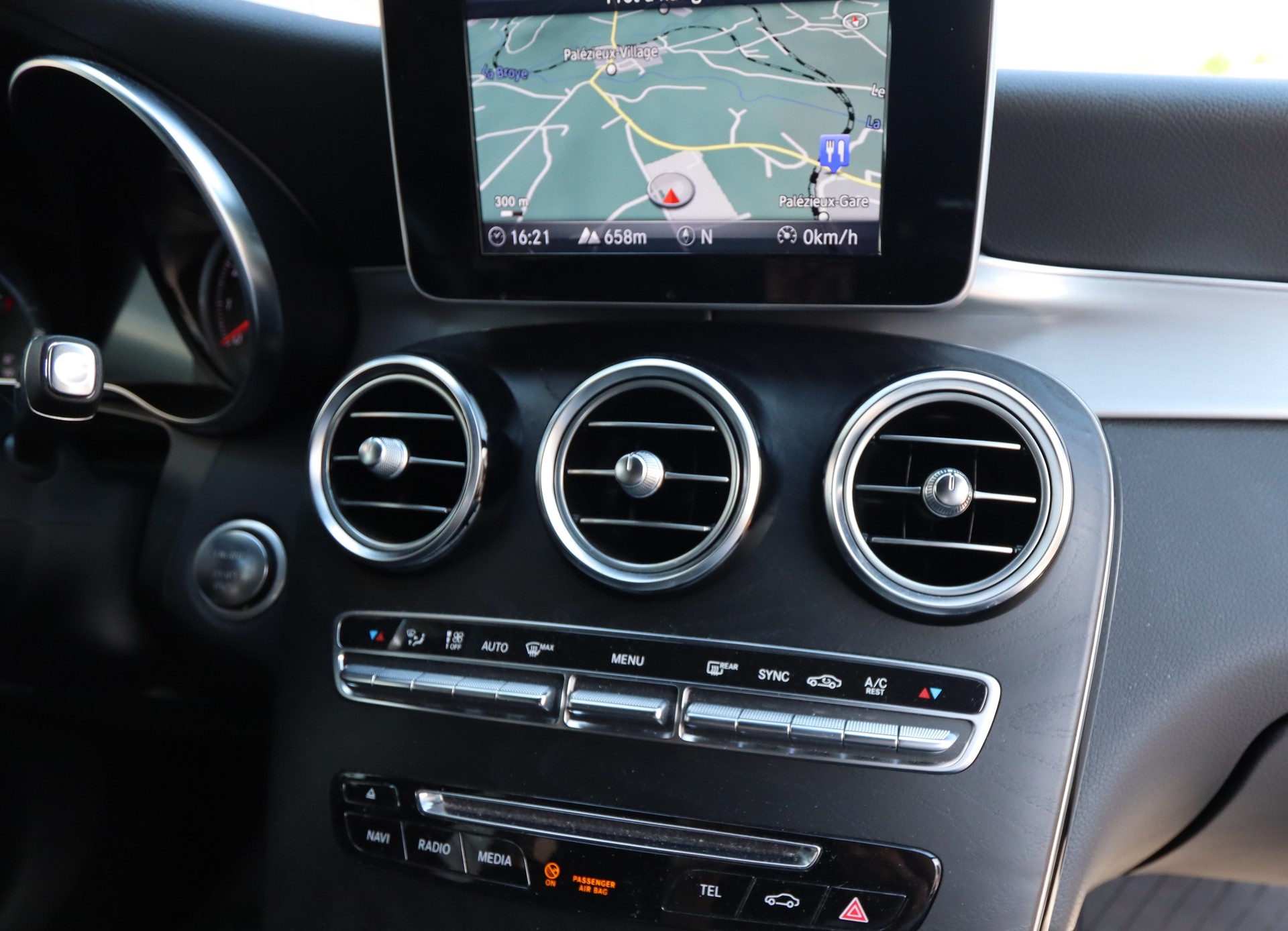 MERCEDES-BENZ GLC Coupé 250 AMG Line 4Matic 9G-Tronic-image-23