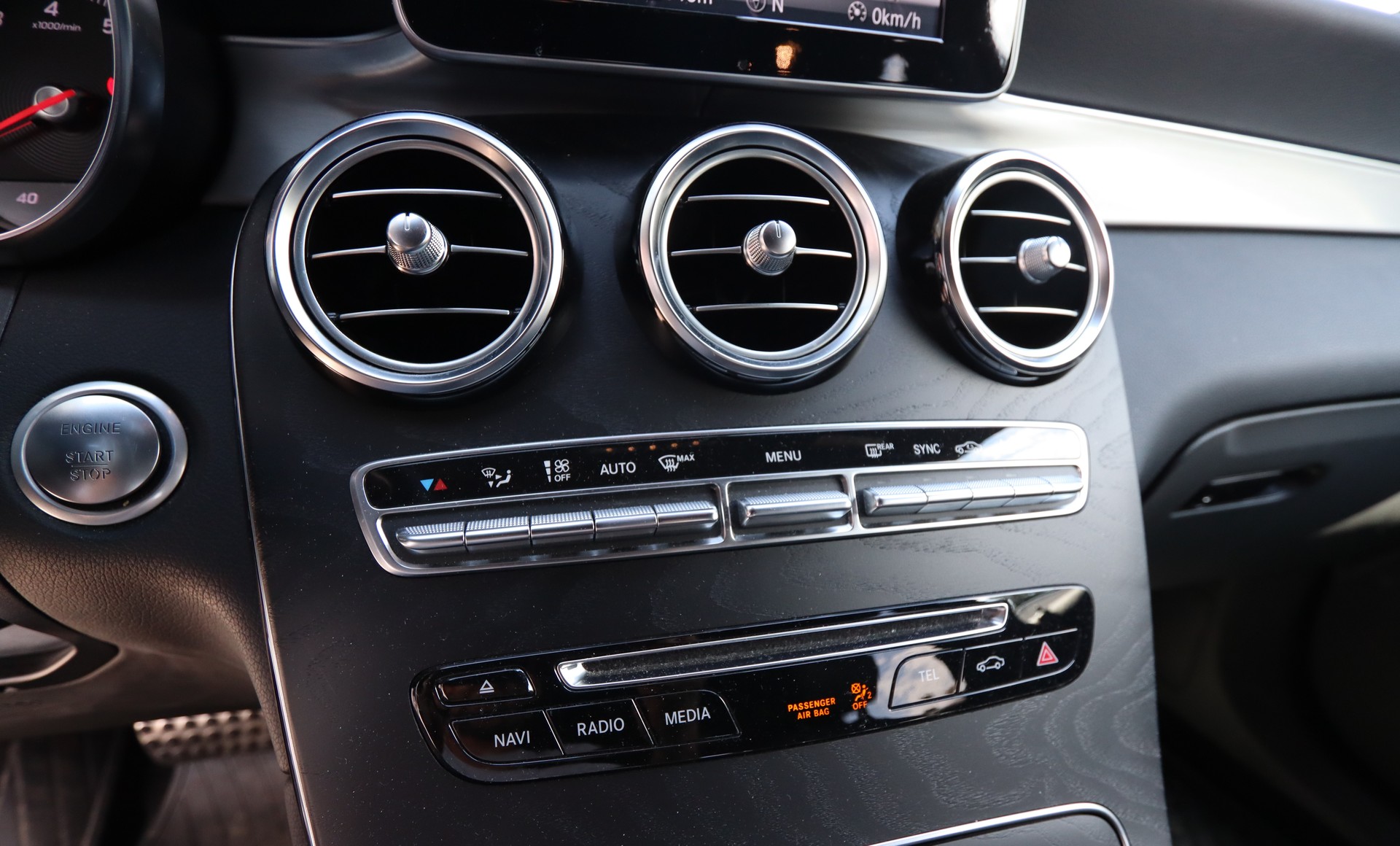 MERCEDES-BENZ GLC Coupé 250 AMG Line 4Matic 9G-Tronic-image-19