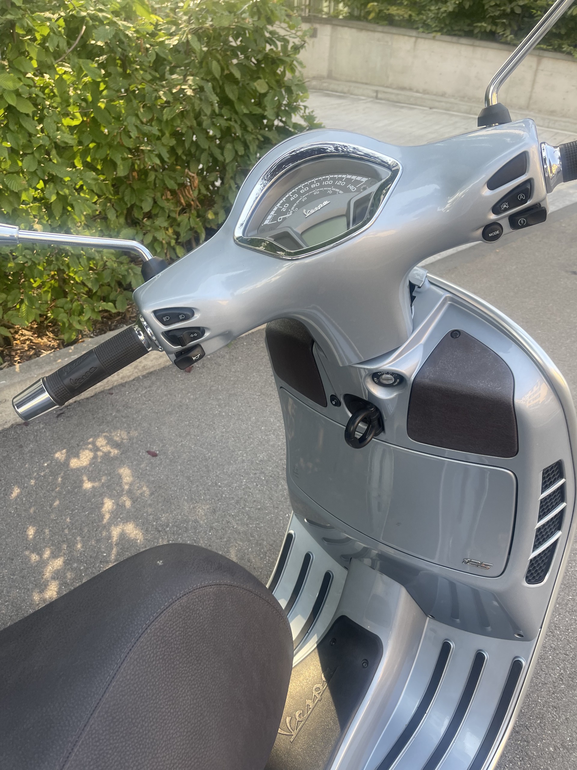 PIAGGIO Vespa GTS 125 ABS-image-3