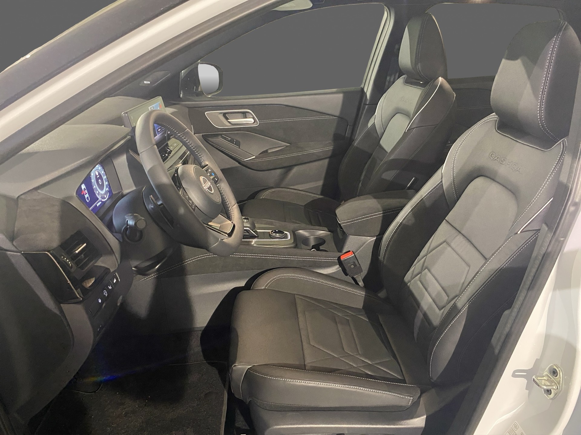 NISSAN Qashqai 1.3 DIG-T MHEV N-Design Xtronic 4x4-image-6