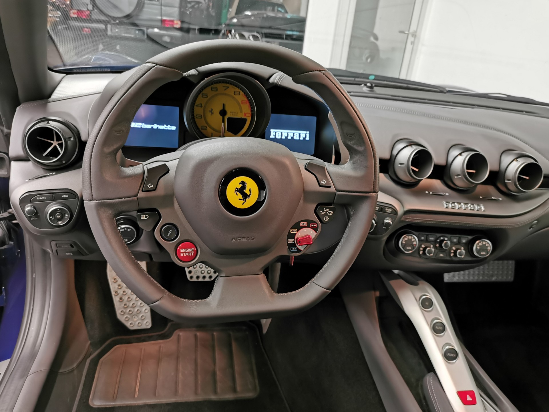 FERRARI F12 Berlinetta blu tour de france FERRARI GARANTIE-image-10
