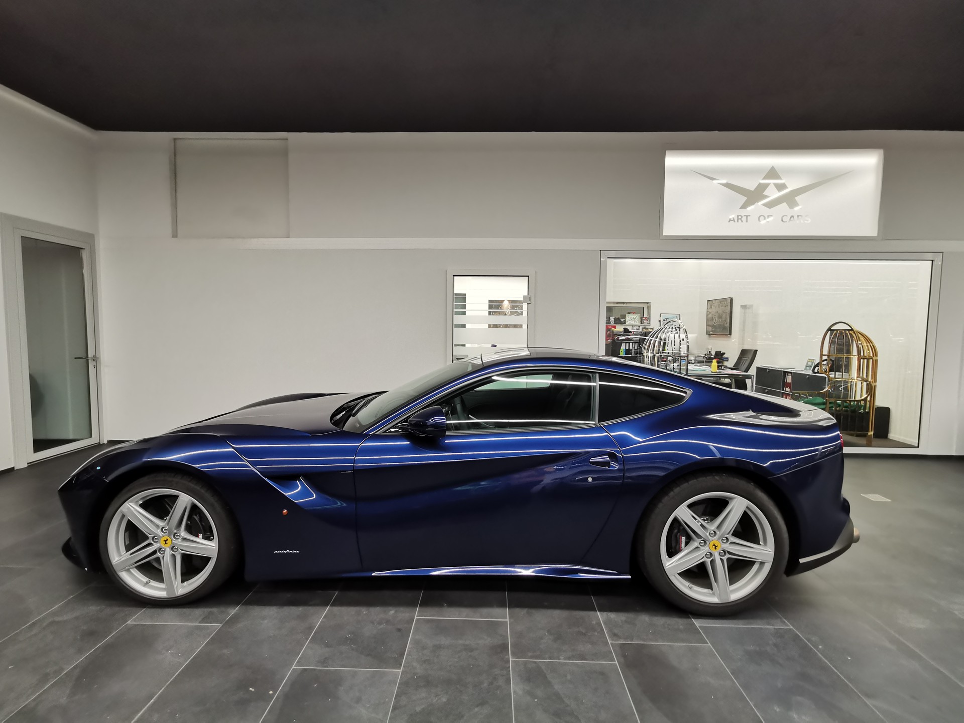 FERRARI F12 Berlinetta blu tour de france FERRARI GARANTIE-image-3
