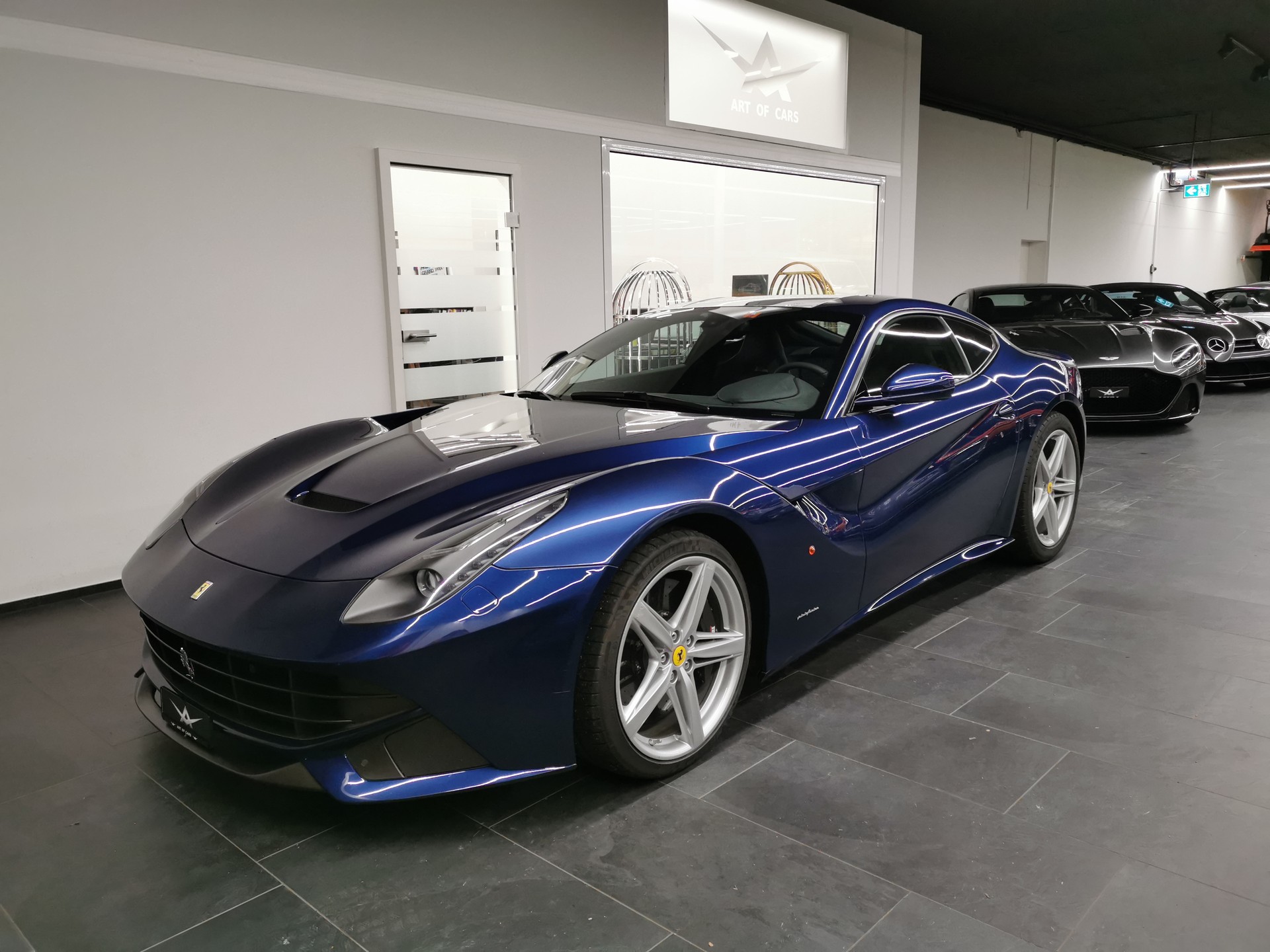 FERRARI F12 Berlinetta blu tour de france FERRARI GARANTIE-image-2