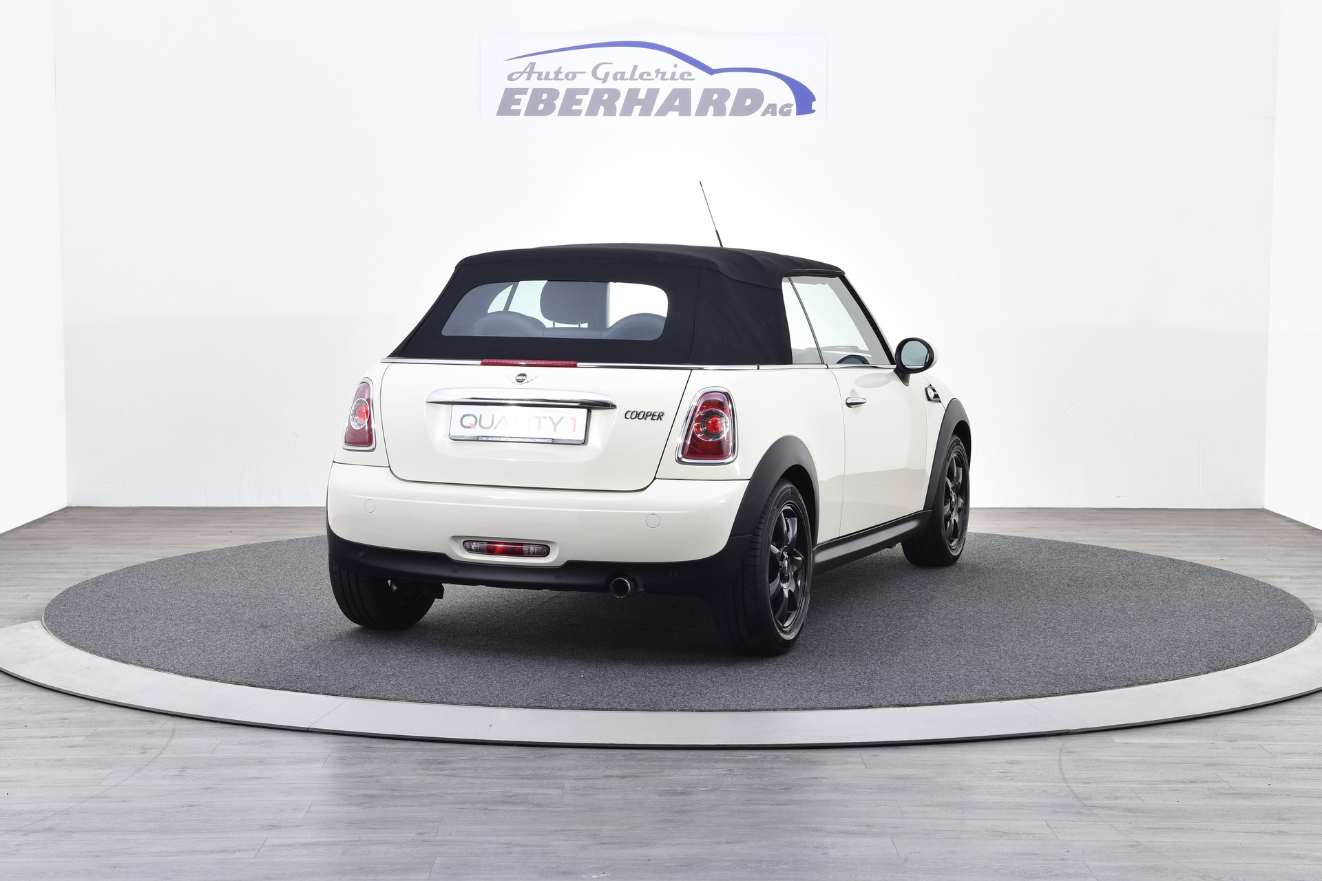 MINI Cooper Cabriolet-image-4