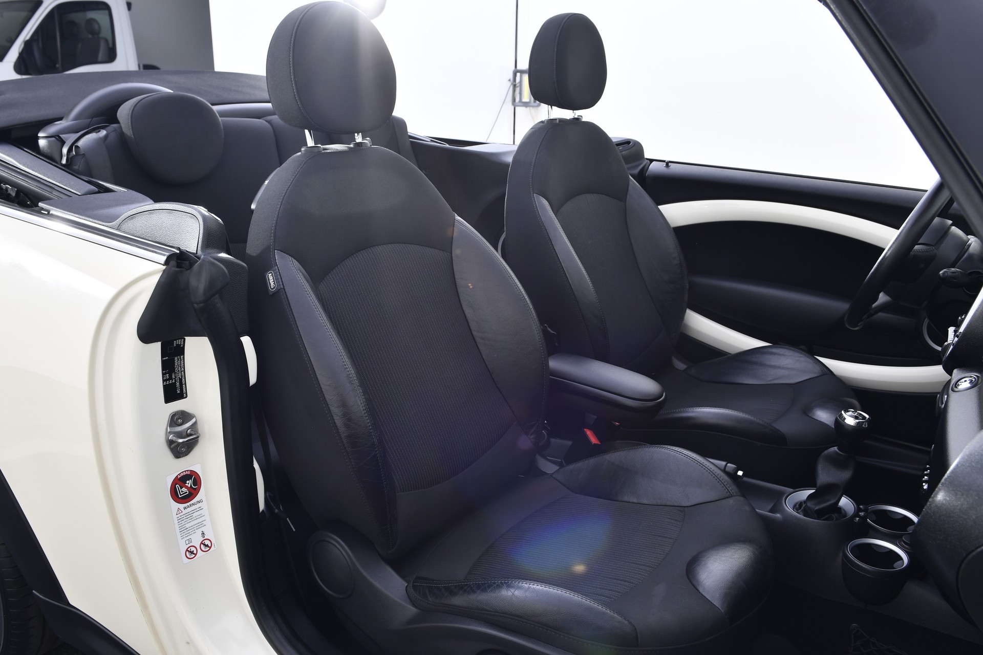 MINI Cooper Cabriolet-image-15