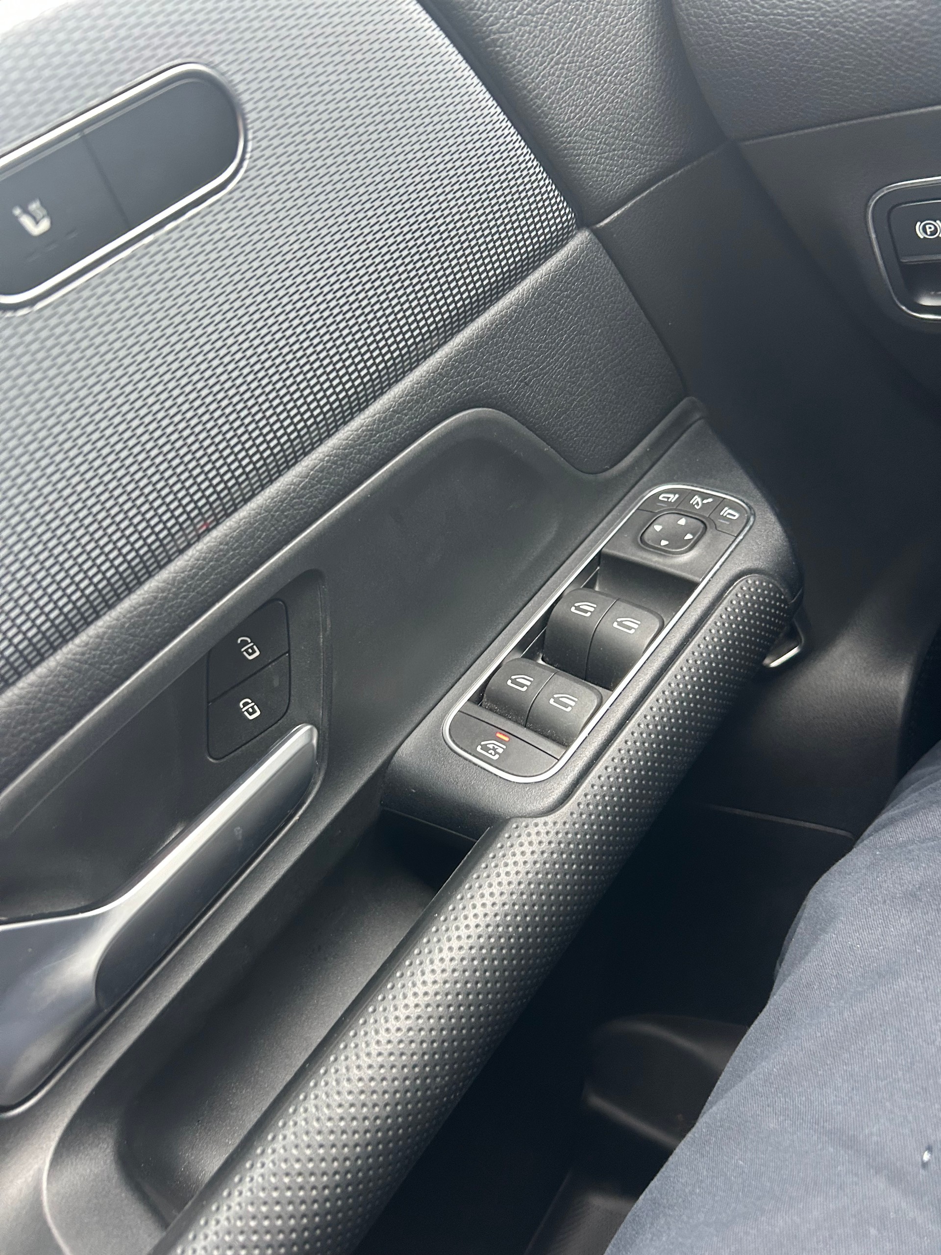 MERCEDES-BENZ B 220 d 4Matic Style 8G-DCT-image-9