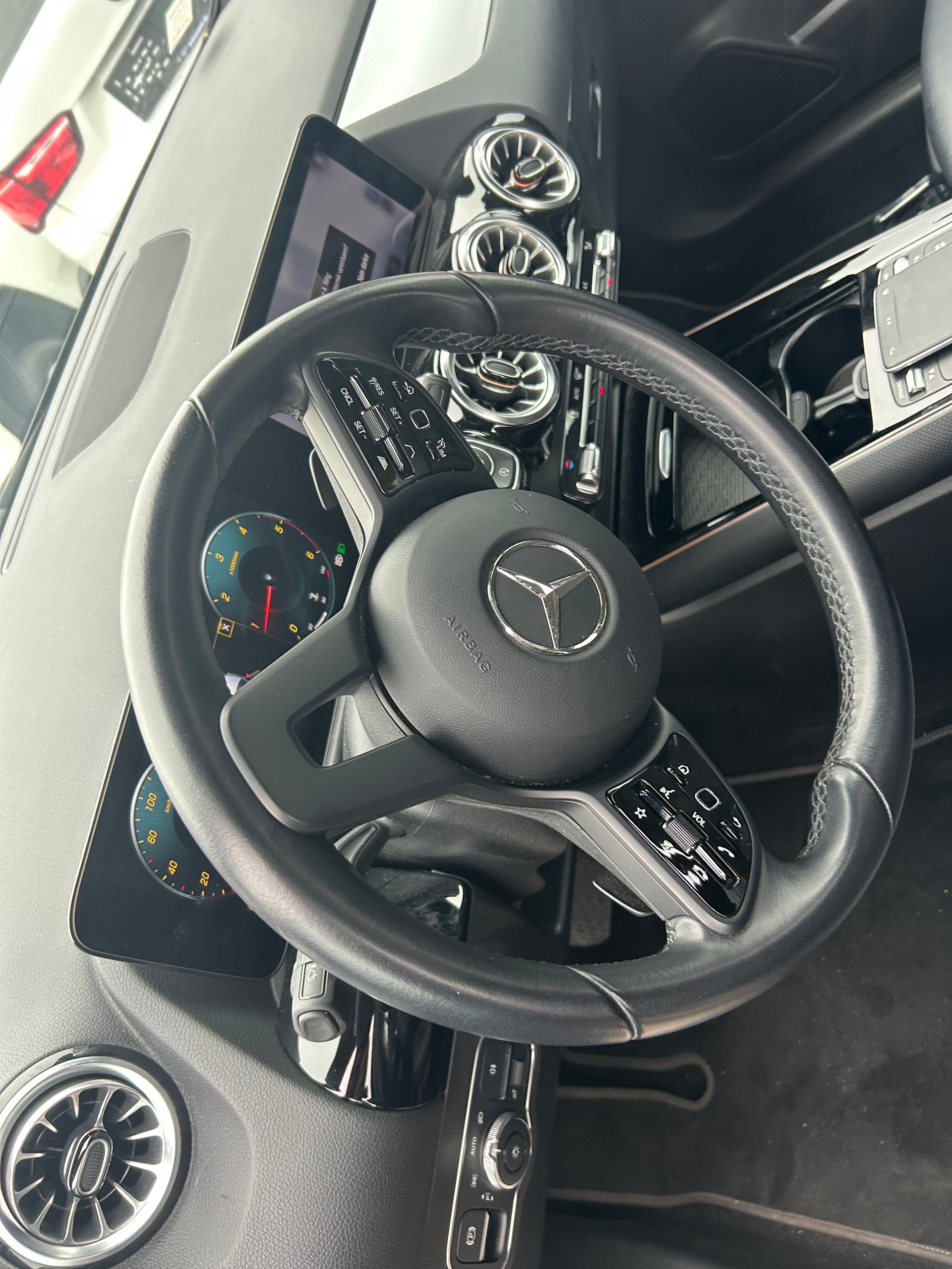 MERCEDES-BENZ B 220 d 4Matic Style 8G-DCT-showroom-element-3