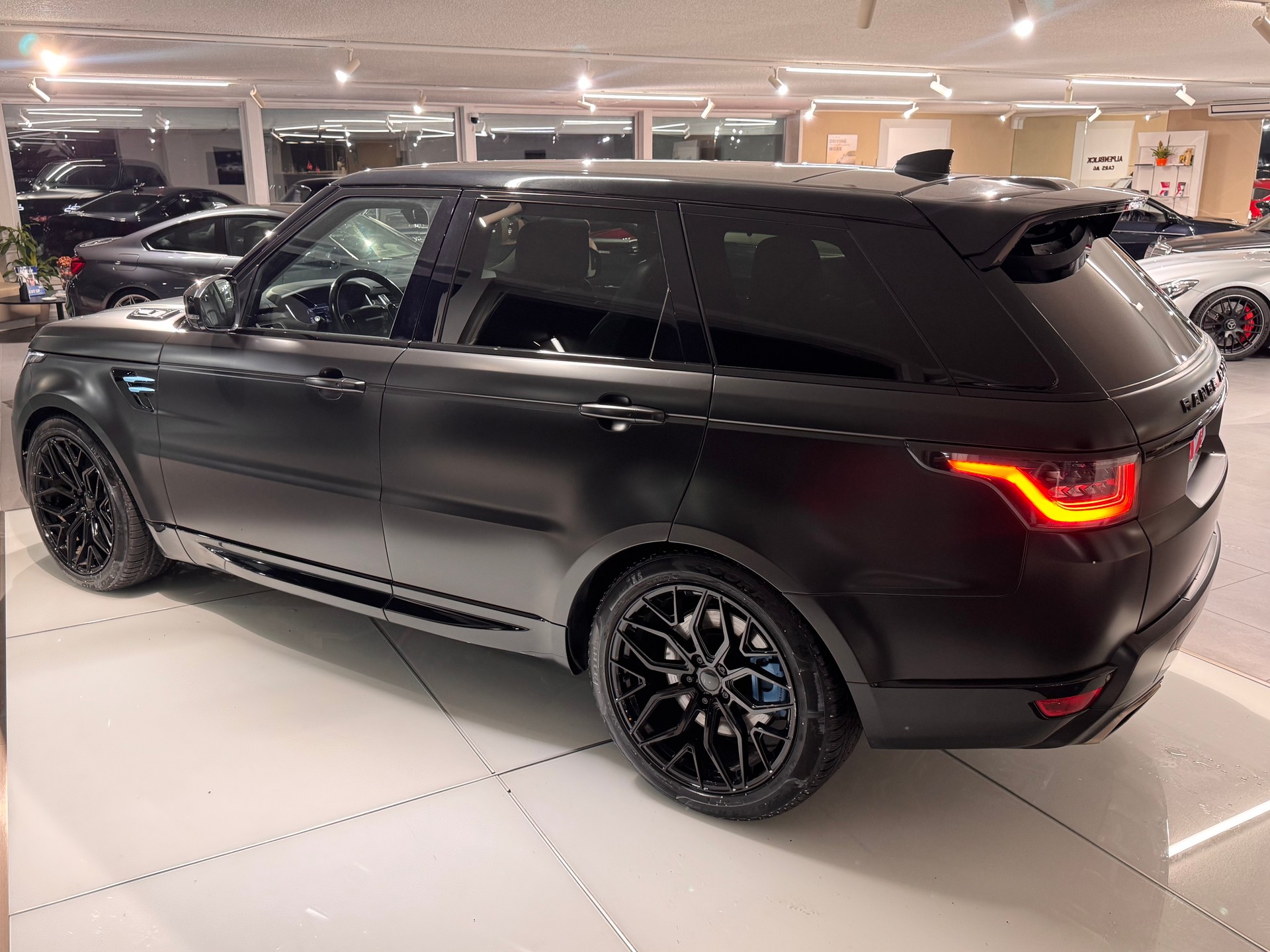 LAND ROVER Range Rover Sport P400e 2.0 I4 PHEV HSE Automatic-image-8