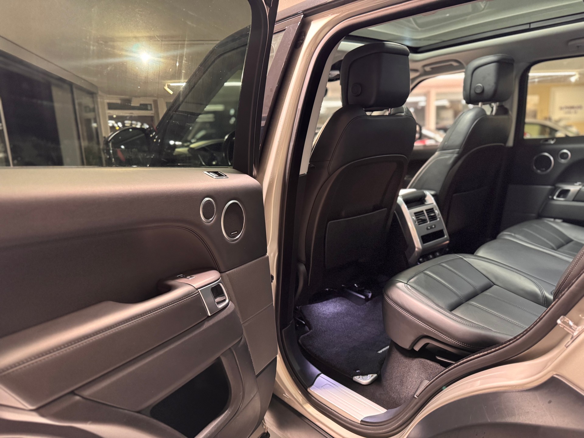 LAND ROVER Range Rover Sport P400e 2.0 I4 PHEV HSE Automatic-image-16