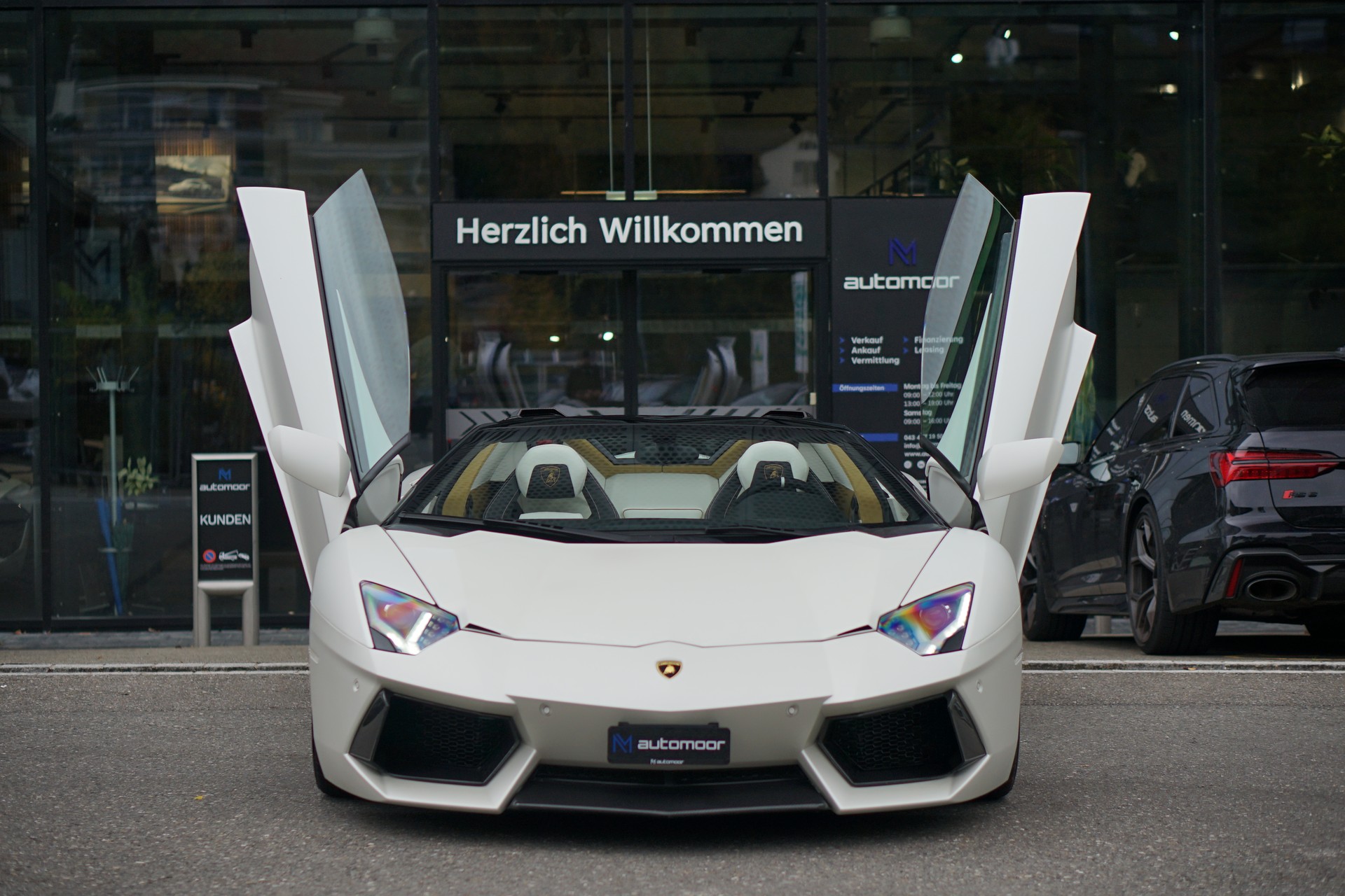 LAMBORGHINI Aventador LP700-4 Roadster E-Gear *SONDERPREIS!* *Unikat* *Novitec* *Mattlackierung*-showroom-element-2