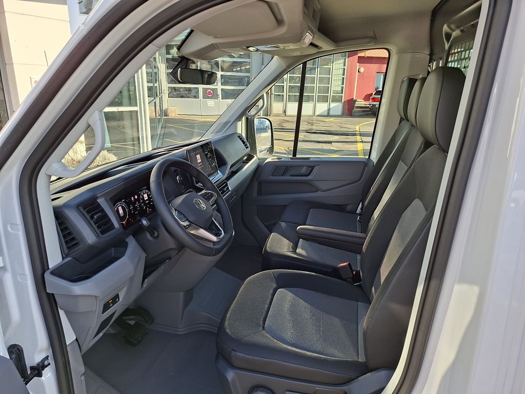 VW Crafter 35 2.0 TDI L3 HD A-image-7