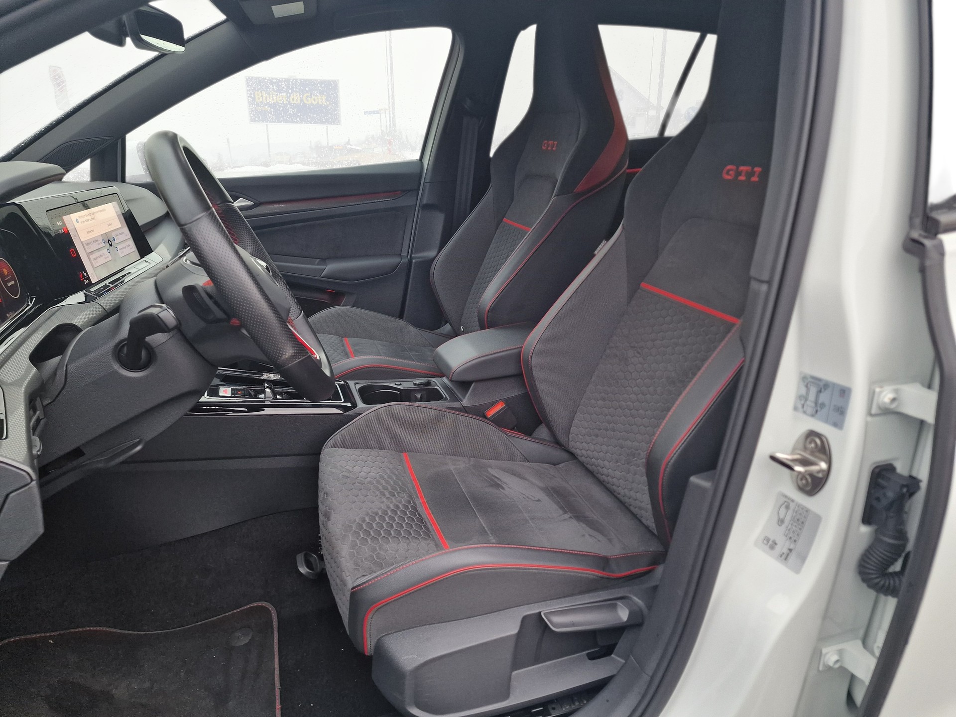 VW Golf 2.0 TSI GTI Clubsport DSG 36Mt Gara-image-9