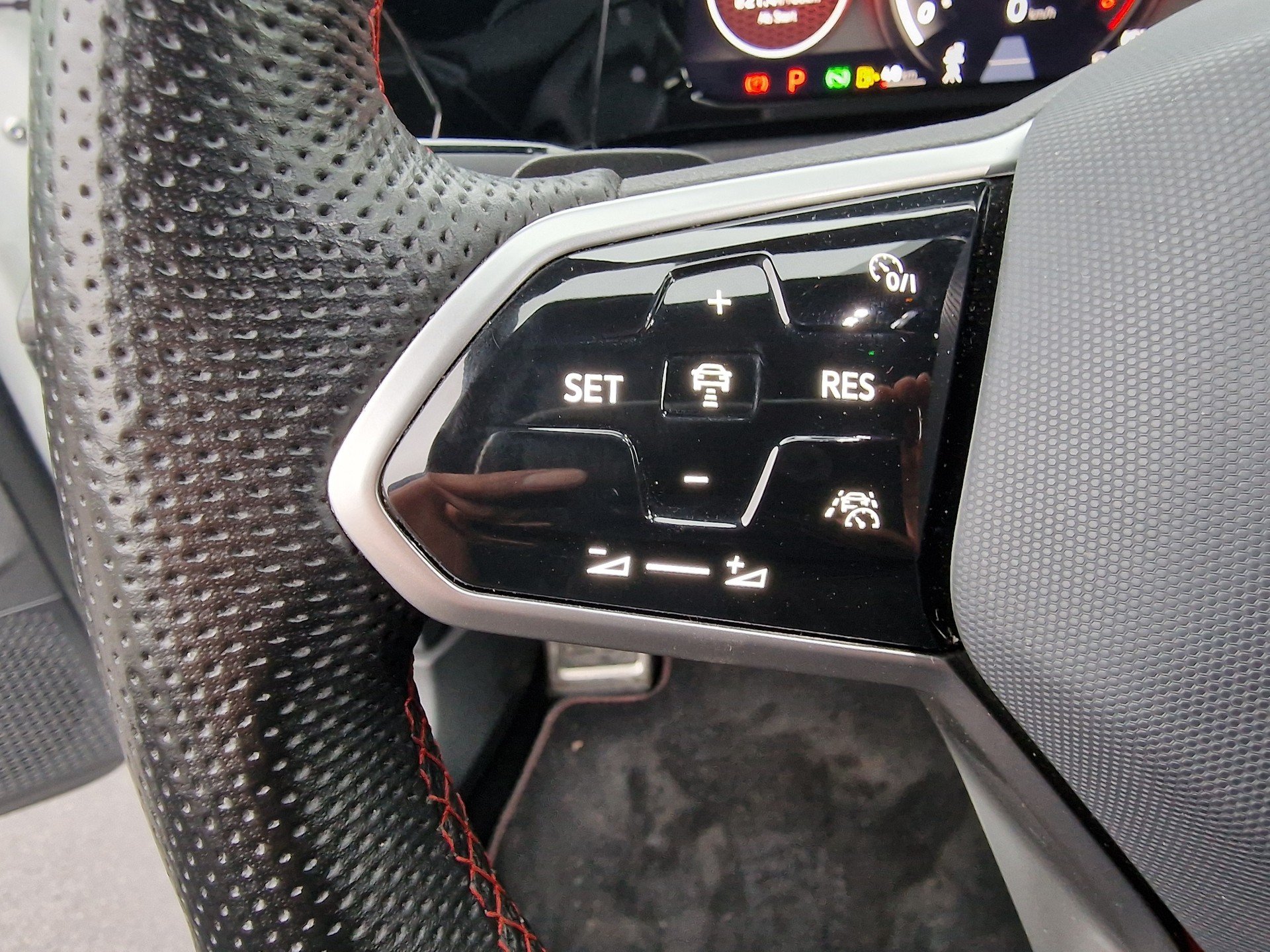 VW Golf 2.0 TSI GTI Clubsport DSG 36Mt Gara-image-13