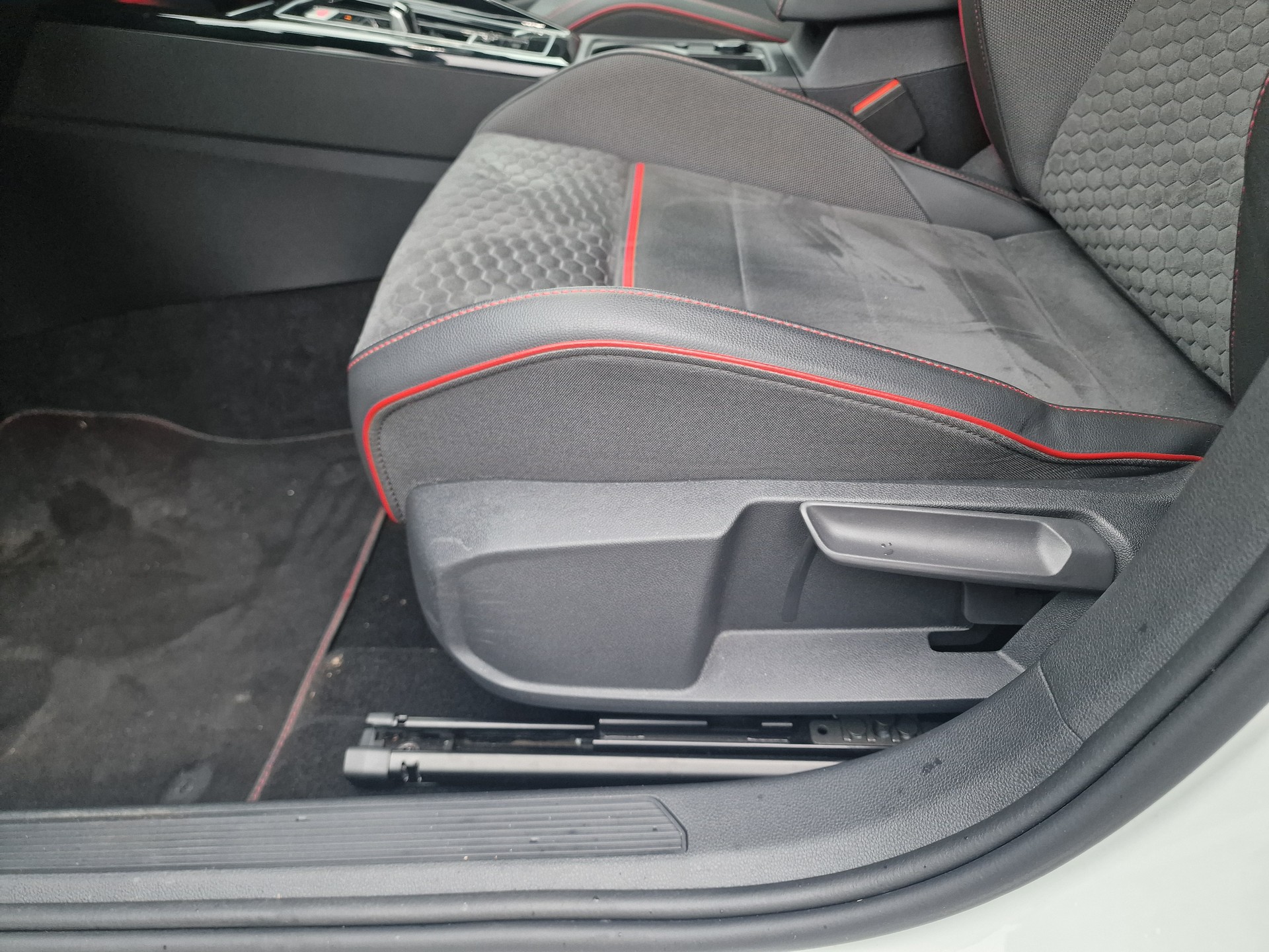 VW Golf 2.0 TSI GTI Clubsport DSG 36Mt Gara-image-10