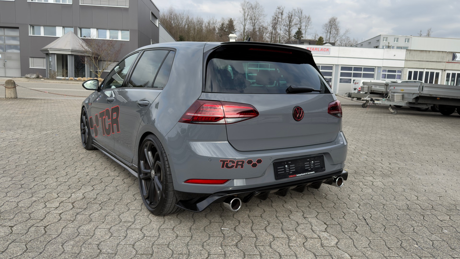 VW Golf 2.0 TSI GTI TCR DSG-showroom-element-2