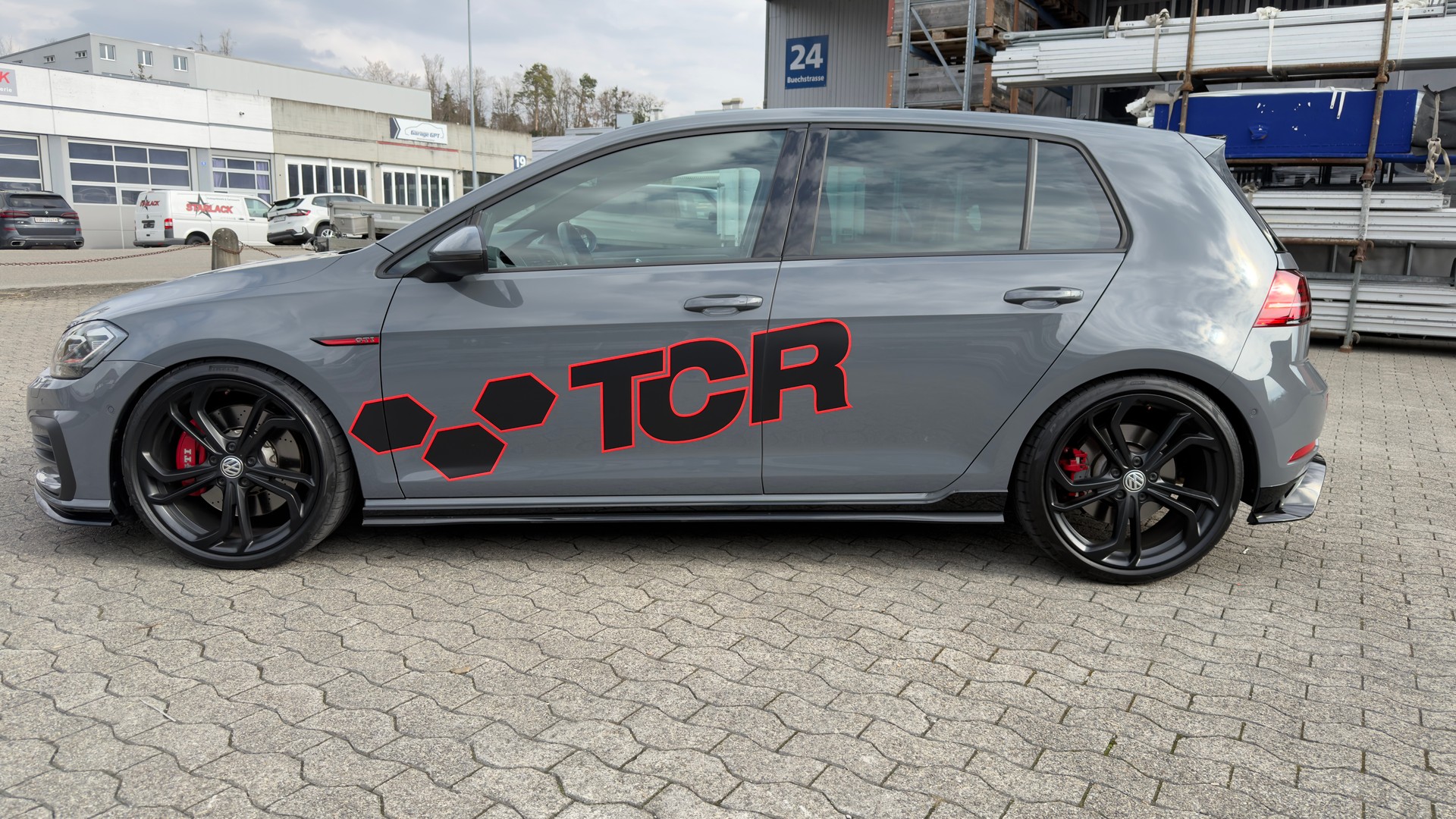 VW Golf 2.0 TSI GTI TCR DSG-showroom-element-1