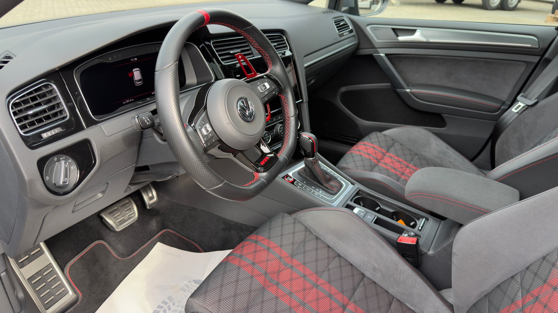 VW Golf 2.0 TSI GTI TCR DSG-image-8