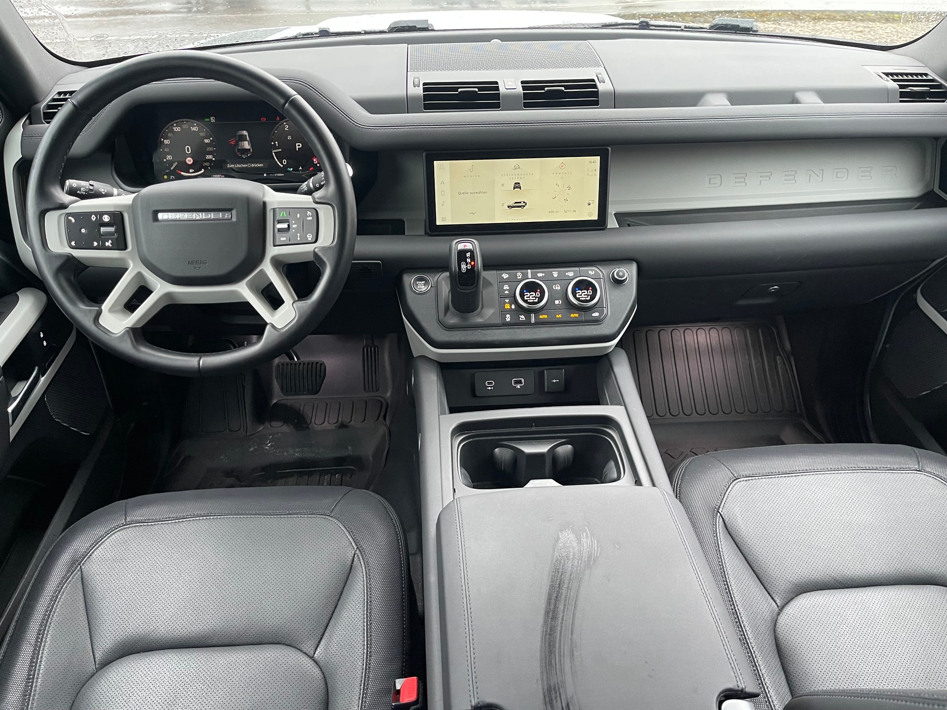 LAND ROVER Defender 110 3.0 D I6 250 X-Dynamic SE AWD AT8-image-11