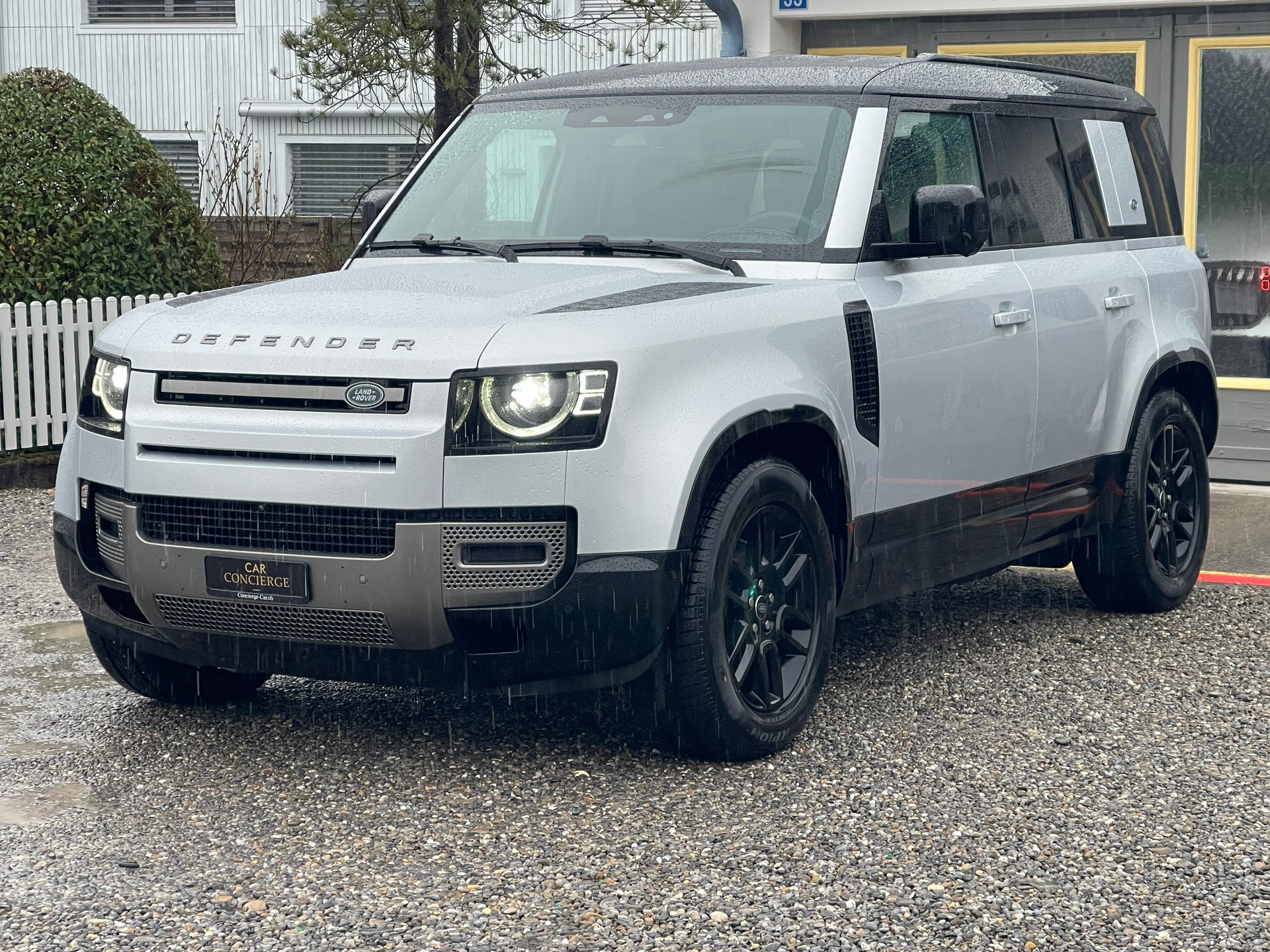 LAND ROVER Defender 110 3.0 D I6 250 X-Dynamic SE AWD AT8