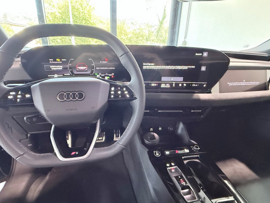 AUDI A6 Avant e-tron quattro-image-10