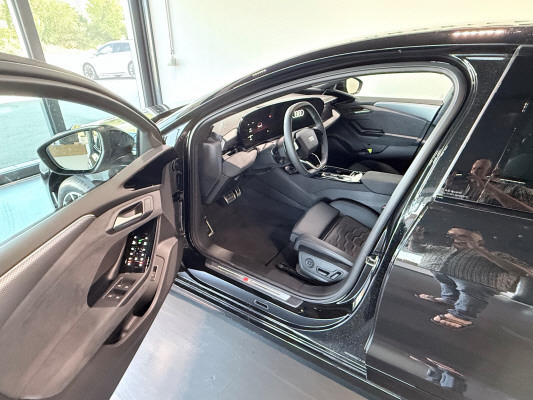 AUDI A6 Avant e-tron quattro-image-7