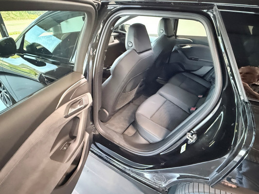 AUDI A6 Avant e-tron quattro-image-8