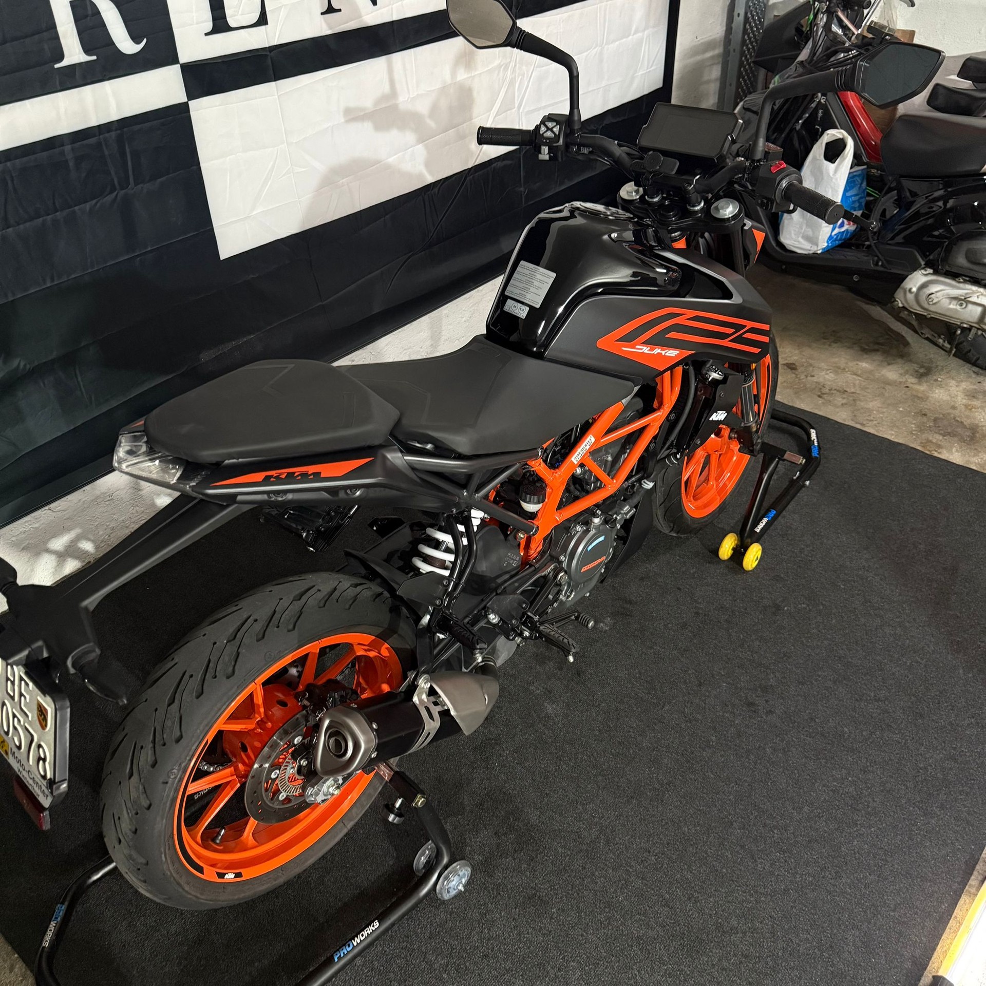 KTM 125 Duke-image-3