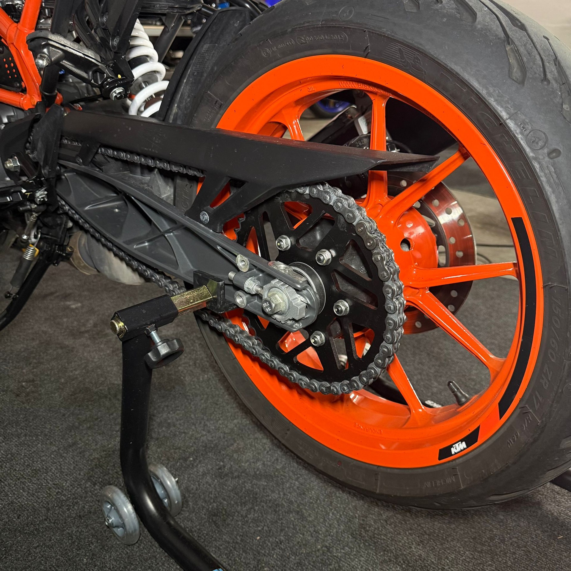 KTM 125 Duke-image-7