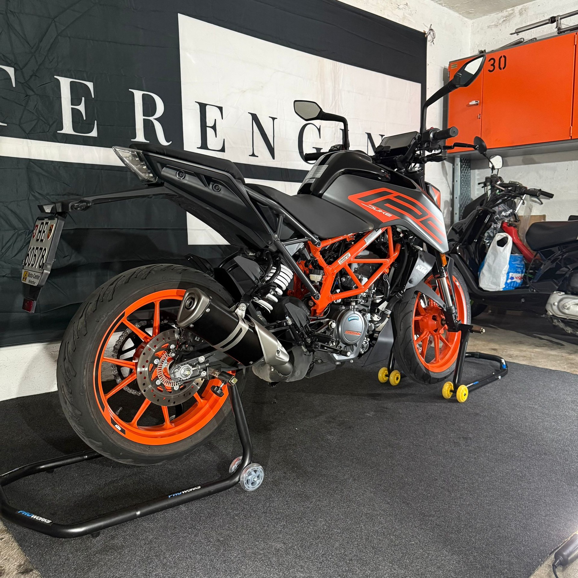 KTM 125 Duke-image-2