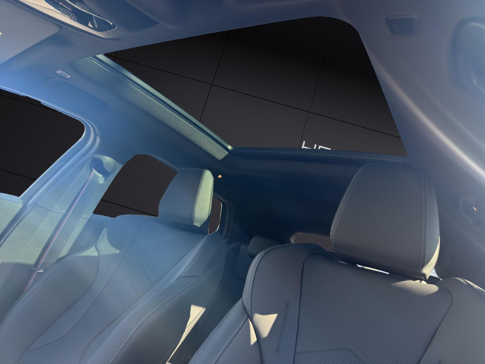 BMW iX2 30 xDrive-image-11