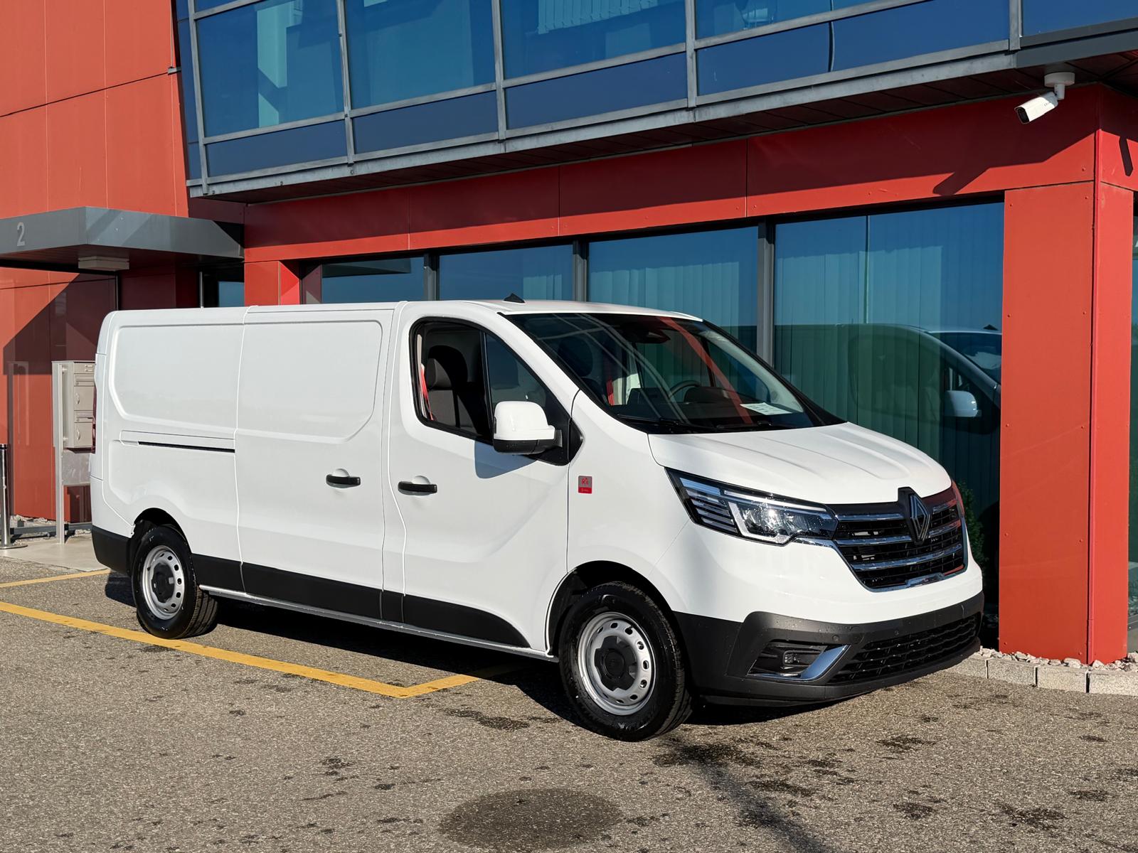 RENAULT RENAULT Trucks Trafic Red Edition 150 PS A L2H1 Hecktüren