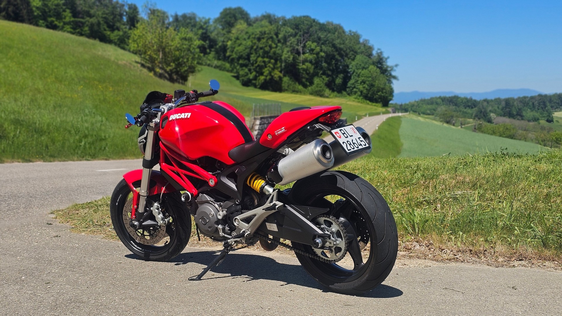 DUCATI Monster 696M-image-4