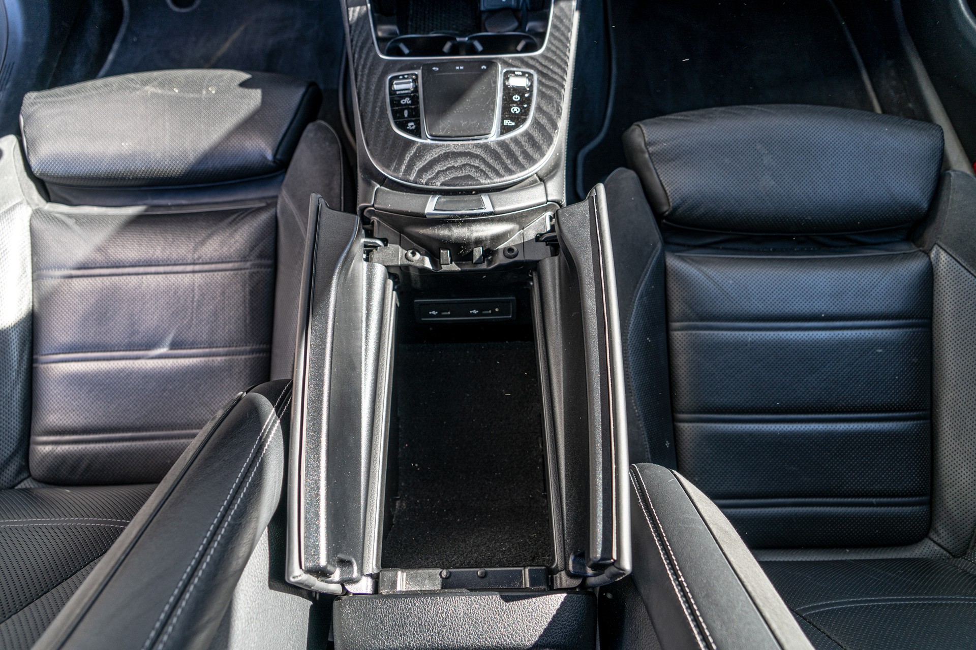 MERCEDES-BENZ AMG E 53 4Matic+ Speedshift 9G-TCT-image-22
