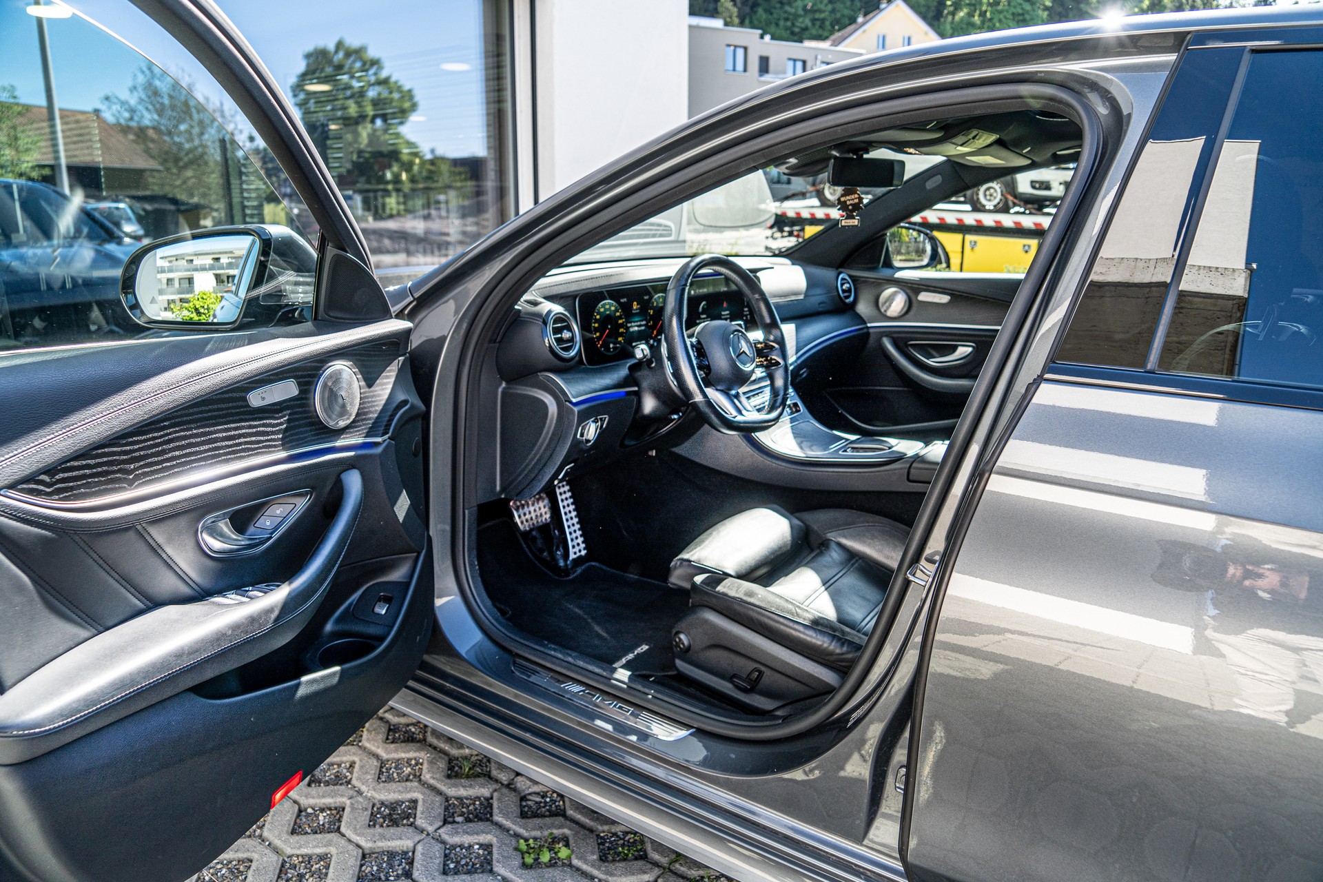MERCEDES-BENZ AMG E 53 4Matic+ Speedshift 9G-TCT-image-14