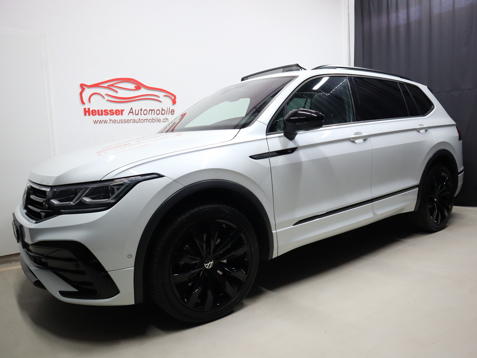 VW Tiguan Allspace 2.0 TSI 4Motion DSG - R-Line - Black Style - Panorama - Leder - Head-Up - Standheizung - 360° Kamera - 245 PS-showroom-element-1