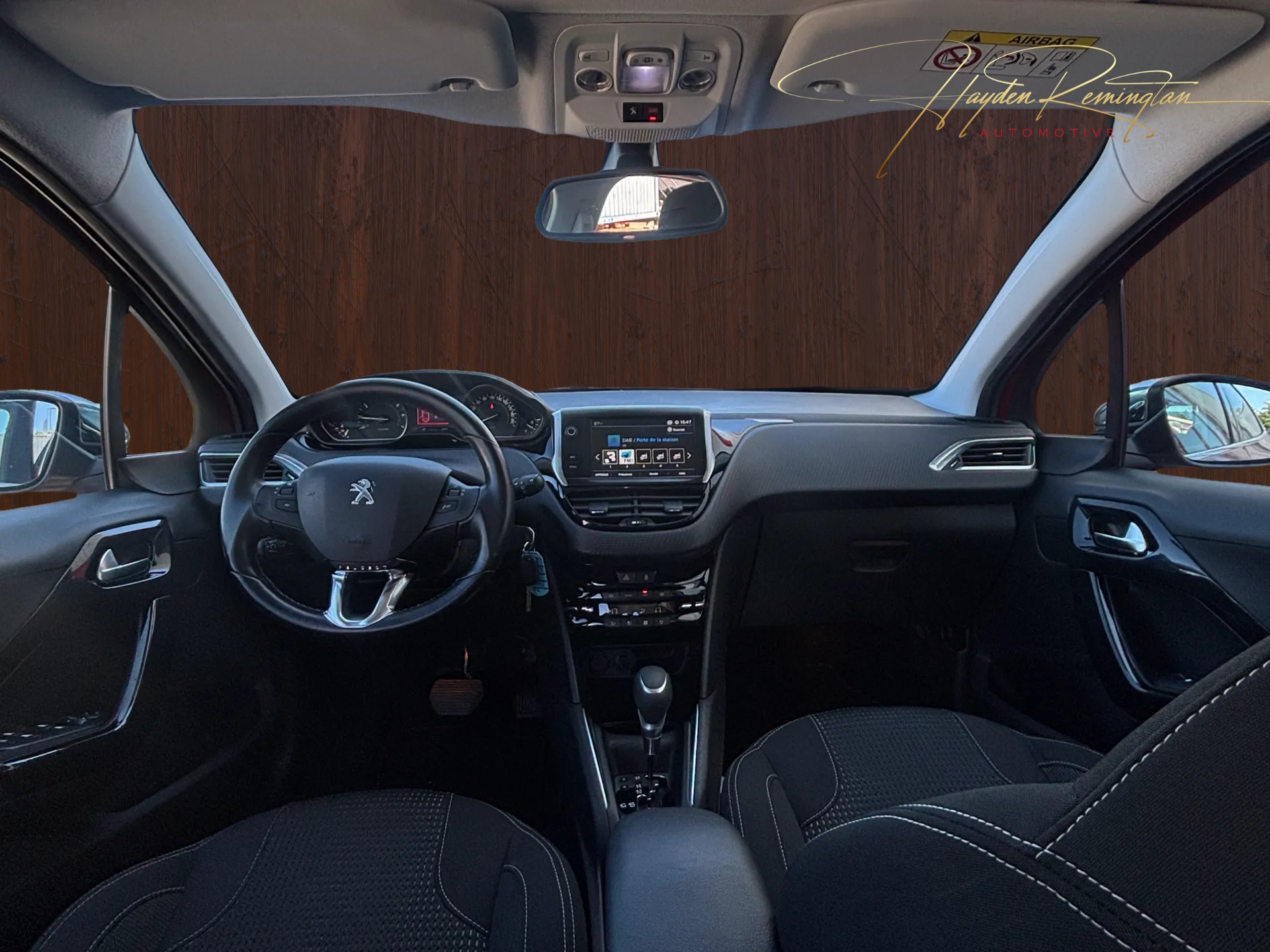 PEUGEOT 208 1.2 PureTech Allure EAT6-image-5